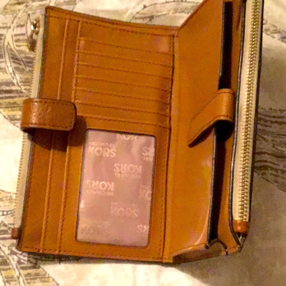 MK Double Wallet